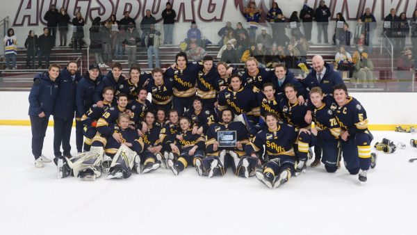The men's hockey team after their MIAC conference championshiip win.